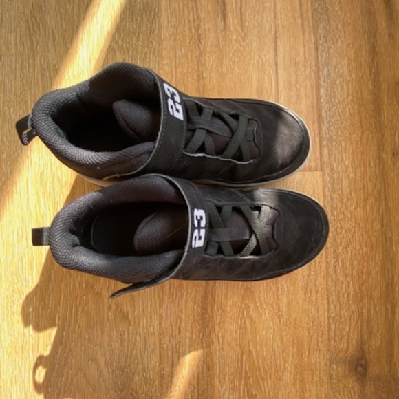 Air Jordans Size 3y - Picture 4 of 7
